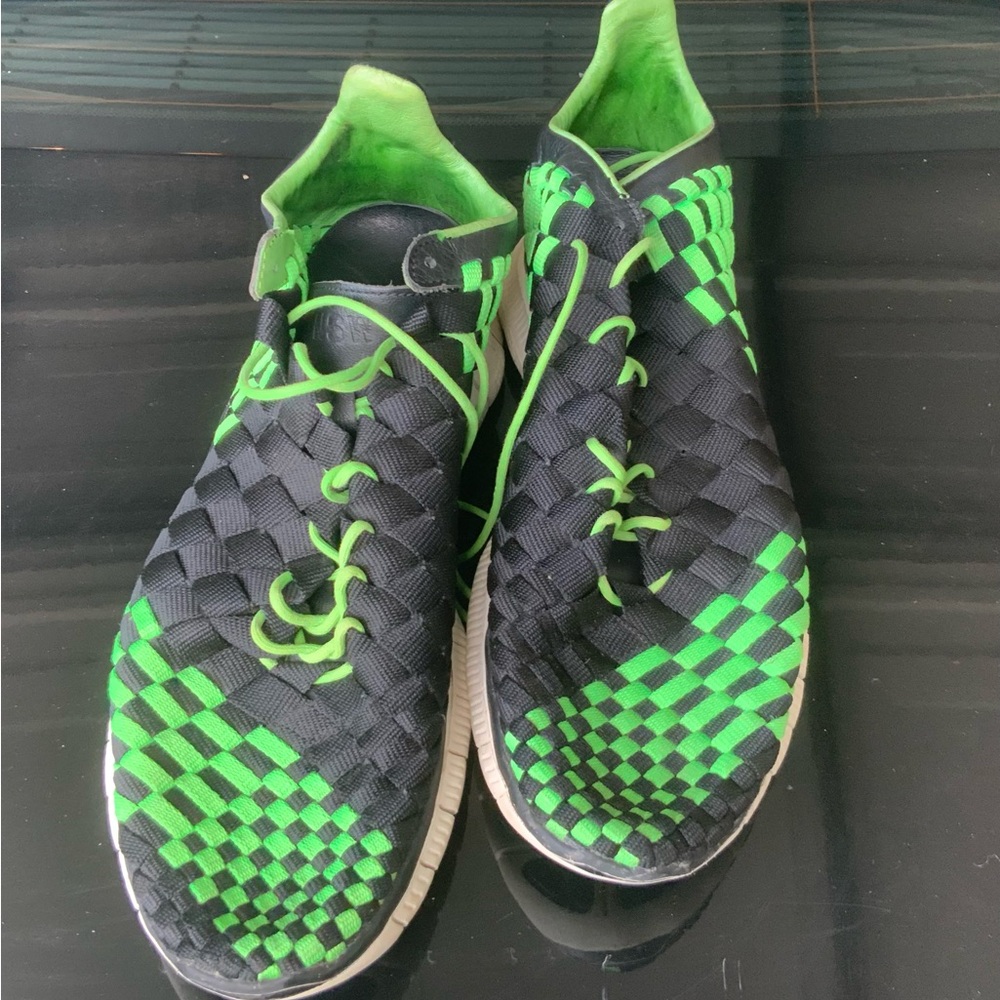 Inneva Poison Green Woven Sneakers